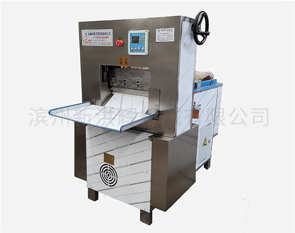 大型直(zhi)切式羊(yang)肉切片(pian)機的特(te)點